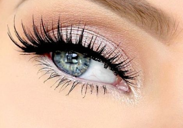 Cyrille D. & Eva-Hiné Coiffeuse et maquilleuse Bordeaux