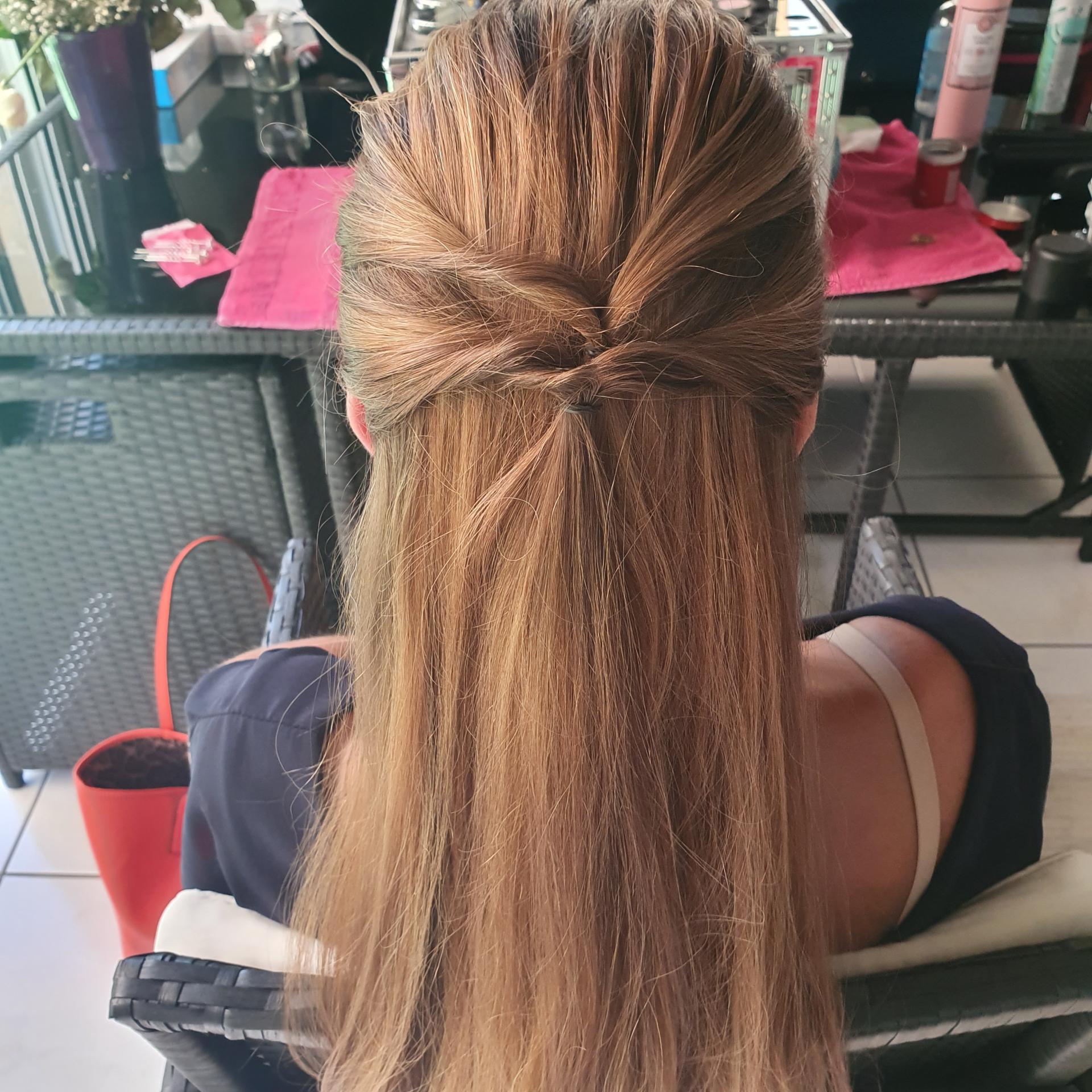 Cyrille D. & Eva-Hiné Coiffeuse et maquilleuse Bordeaux